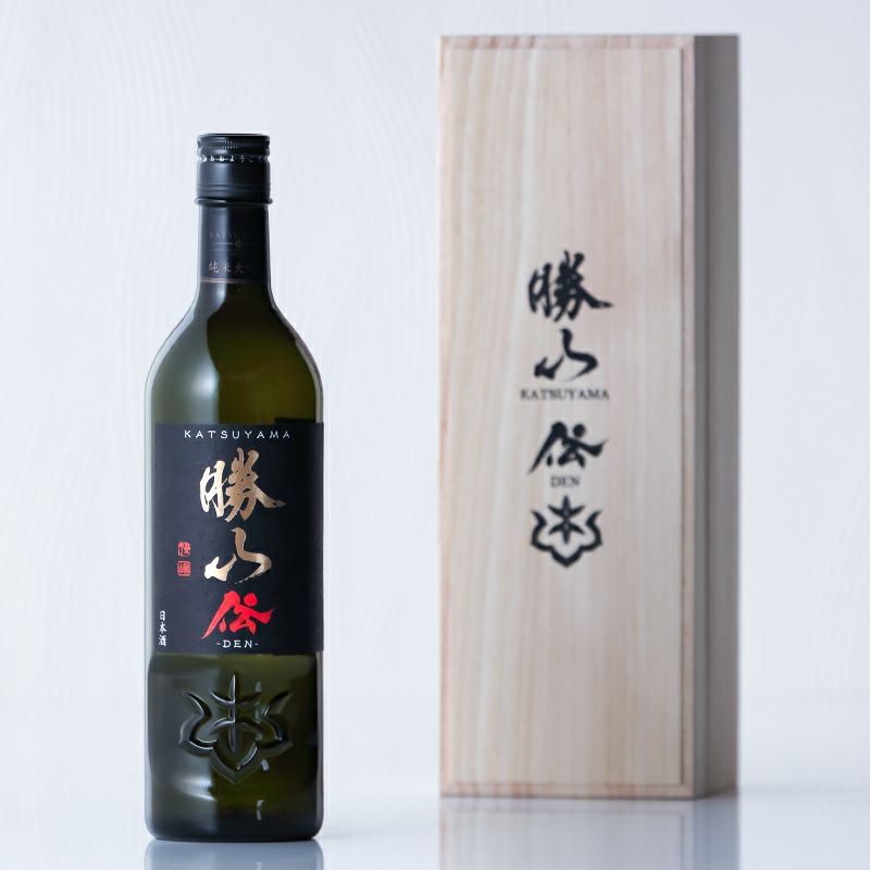 勝山 伝（でん） 720ml